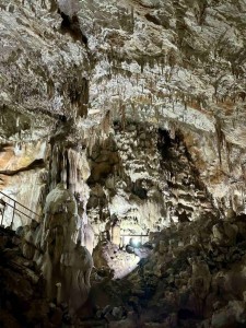 Близо 6000 туристи са посетили пещерата край Асеновград